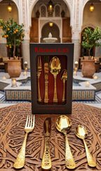 طاقم أدوات المائدة الفاخر (24 قطعة) من Kitchen Lab – الأناقة الذهبية لي كتحمر الوجه فكل عراضة وضيافة